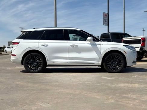 Used 2022 Lincoln Corsair Reserve w/ Equipment Group 201A image 8