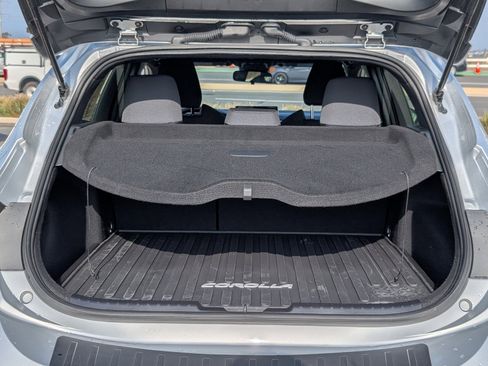 Used 2025 Toyota Corolla SE image 9