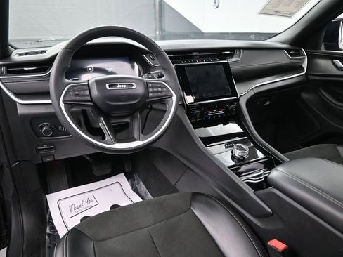 Used 2023 Jeep Grand Cherokee L Laredo AWD/4WD image 27