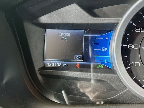 Used 2015 Ford Explorer XLT w/ Equipment Group 202B FWD image 18