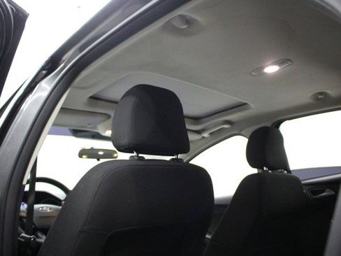 Used 2017 Ford Focus SEL image 28