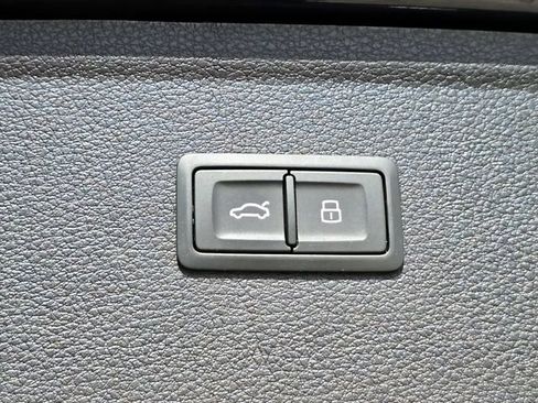 Used 2022 Audi SQ5 Prestige w/ Prestige Package AWD/4WD image 35