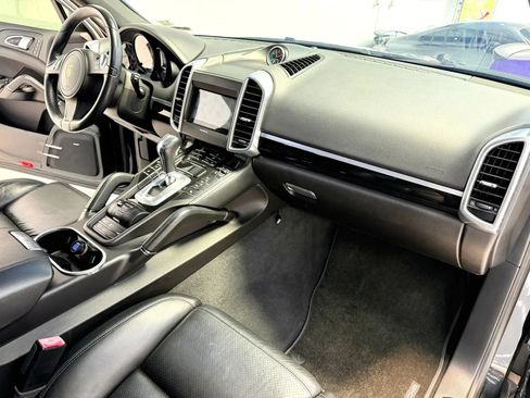 Used 2013 Porsche Cayenne S AWD/4WD image 25