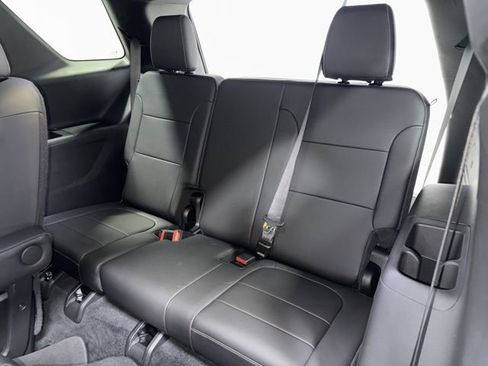 Used 2023 Chevrolet Traverse LT image 29