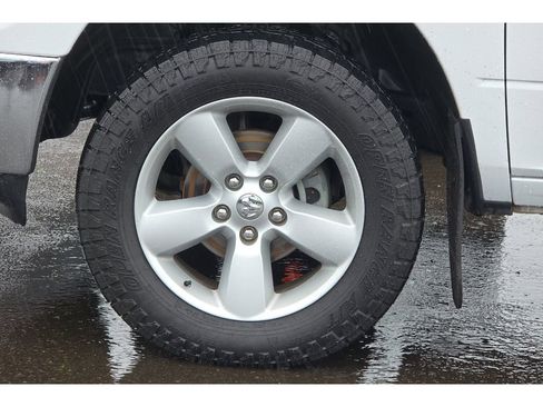 Used 2015 RAM 1500 Classic SLT image 25