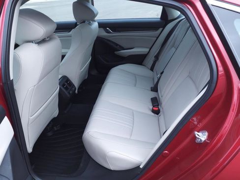 Used 2022 Honda Accord Touring image 14