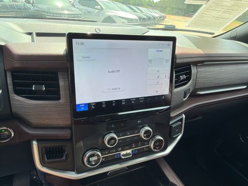 Used 2024 Ford Expedition Max Limited AWD/4WD image 28