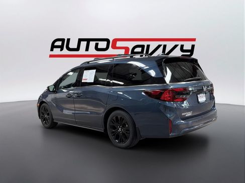 Used 2025 Honda Odyssey Elite image 7