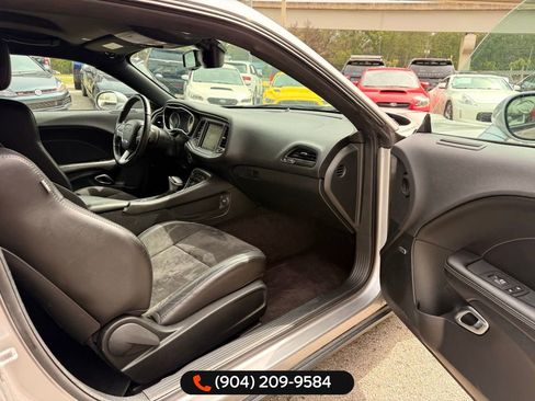 Used 2018 Dodge Challenger R/T Scat Pack w/ Leather Interior Group image 24