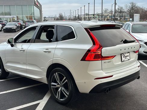 Used 2018 Volvo XC60 T5 Momentum w/ Vision Package image 4