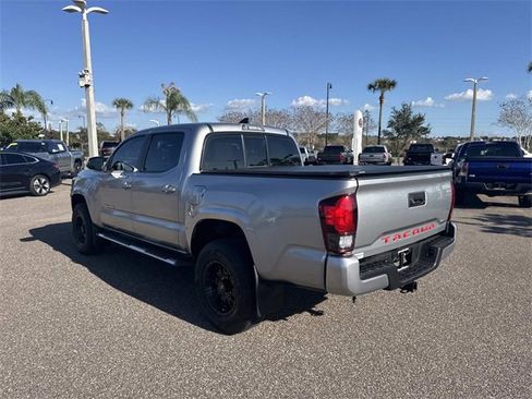 Used 2018 Toyota Tacoma SR image 6