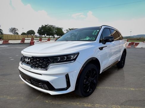Certified 2023 Kia Sorento SX AWD/4WD image 5