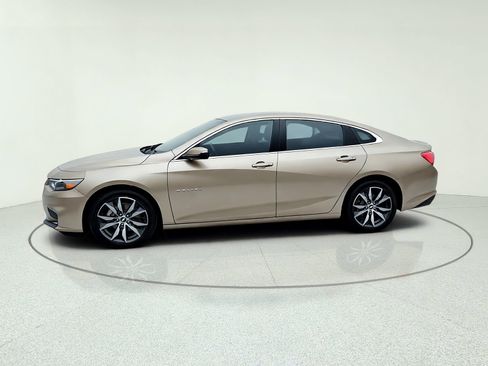 Used 2018 Chevrolet Malibu LT FWD image 3