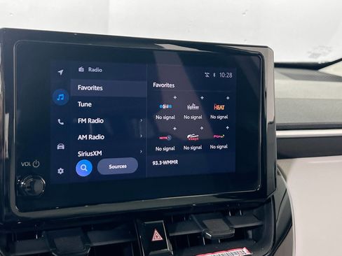 Used 2023 Toyota Corolla Cross L image 14