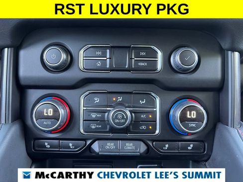 Used 2024 Chevrolet Suburban RST w/ Luxury Package AWD/4WD image 8