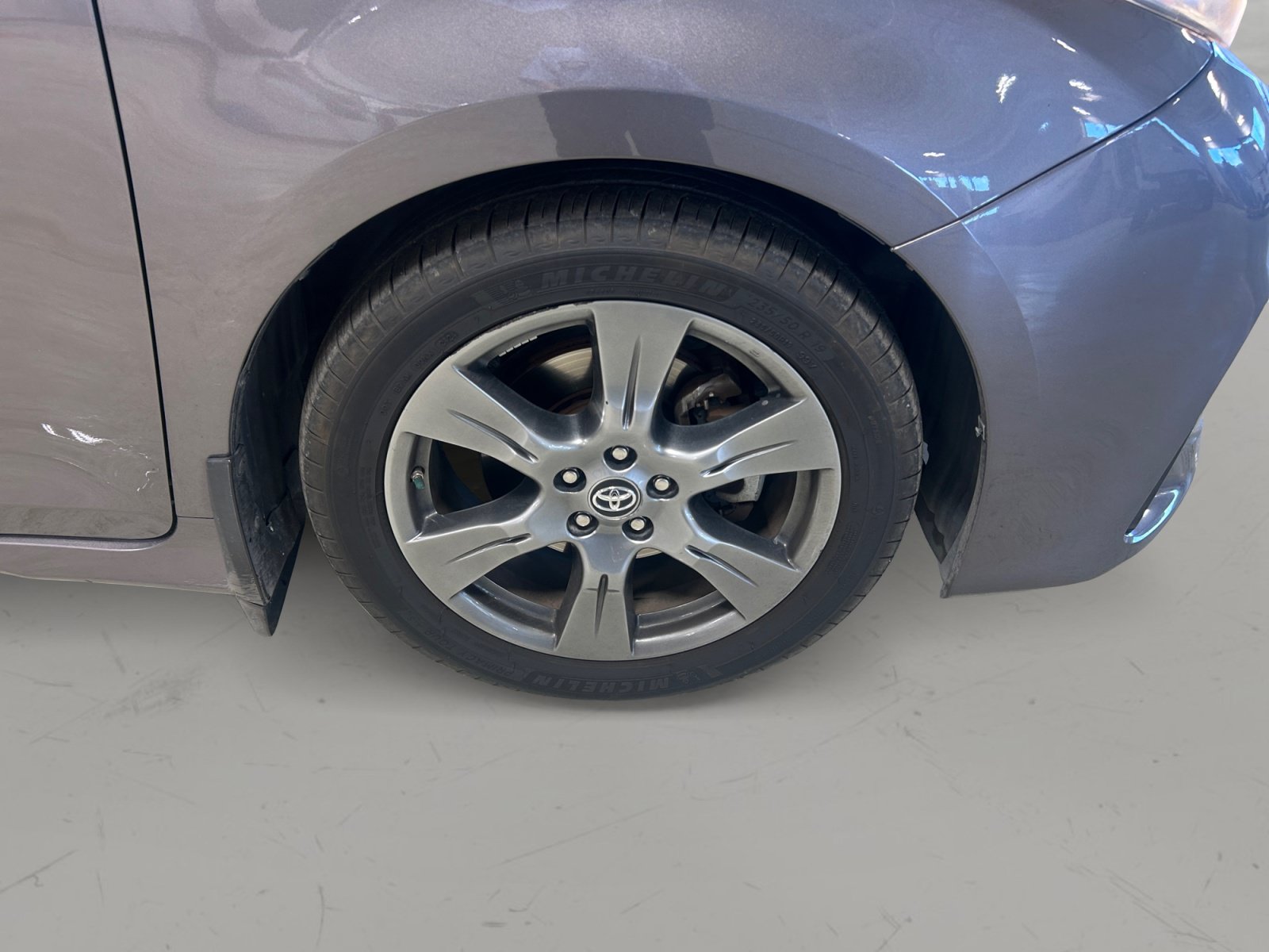 Used 2019 Toyota Sienna SE FWD image 7