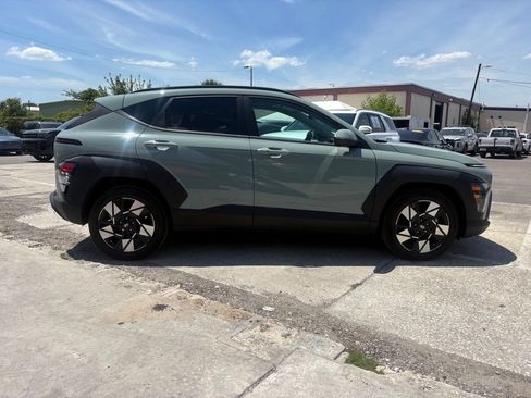 Used 2024 Hyundai Kona SEL FWD image 2