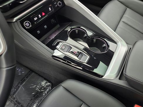 Used 2025 Audi Q5 Premium w/ Convenience Package AWD/4WD image 9
