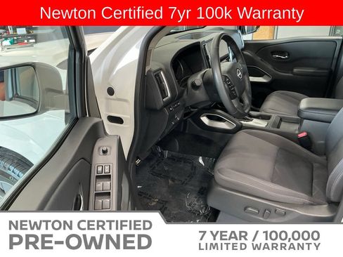 Used 2025 Nissan Frontier SV w/ SV Convenience Package RWD image 7