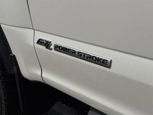 Certified 2019 Ford F250 Lariat w/ Lariat Ultimate Package image 5