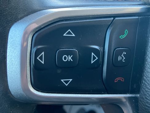 Used 2019 RAM 1500 Laramie AWD/4WD image 17