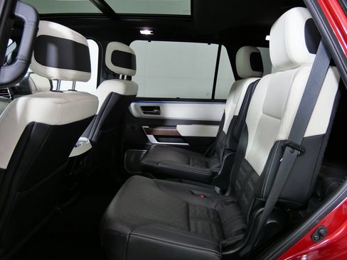 Used 2023 Toyota Sequoia Capstone AWD/4WD image 19