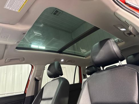 Used 2019 Volkswagen Tiguan SE w/ Panoramic Sunroof Package FWD image 22
