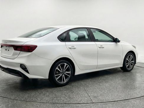 Used 2024 Kia Forte LXS FWD image 9
