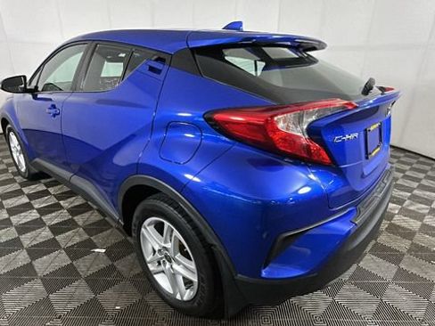 Used 2020 Toyota C-HR LE FWD image 4