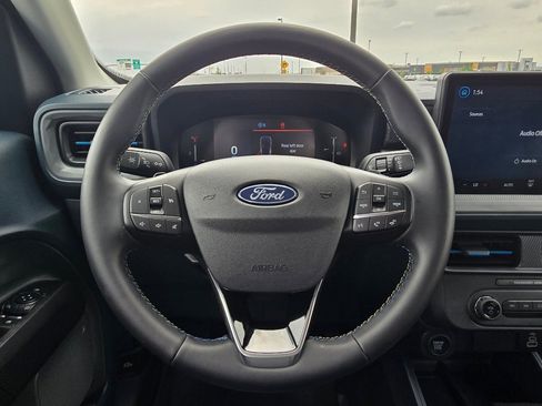 Used 2025 Ford Maverick Lobo AWD/4WD image 30