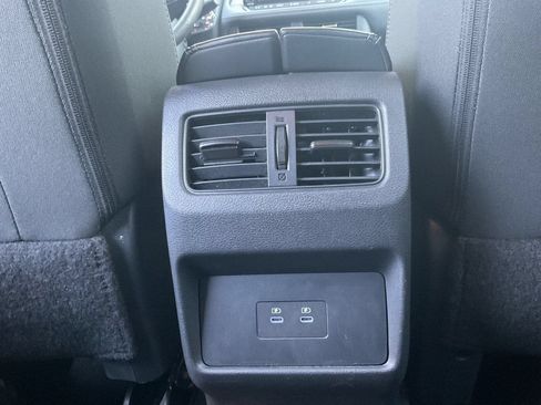 Used 2025 Nissan Rogue SV FWD image 13