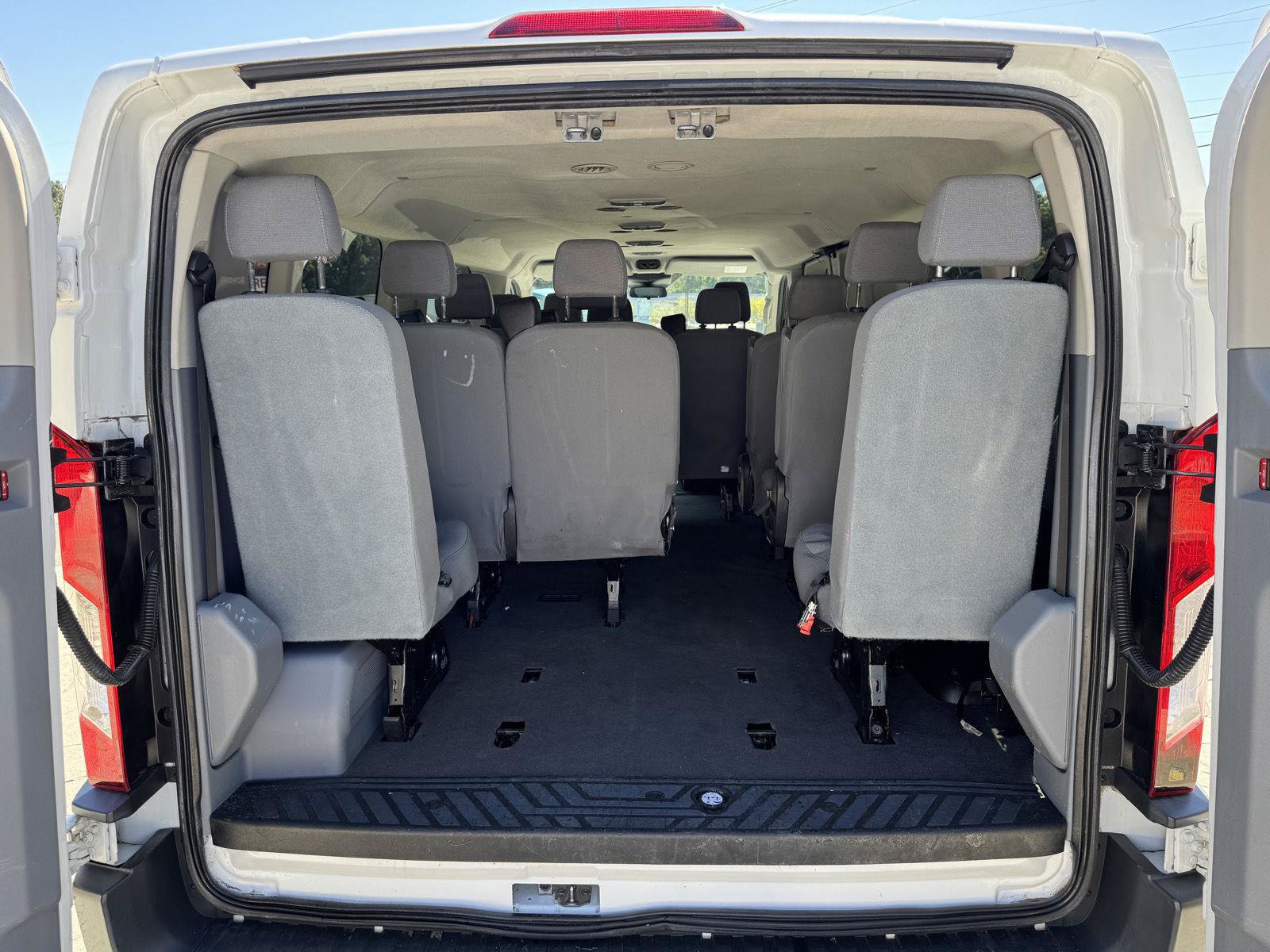 Used 2017 Ford Transit 350 XLT RWD image 9