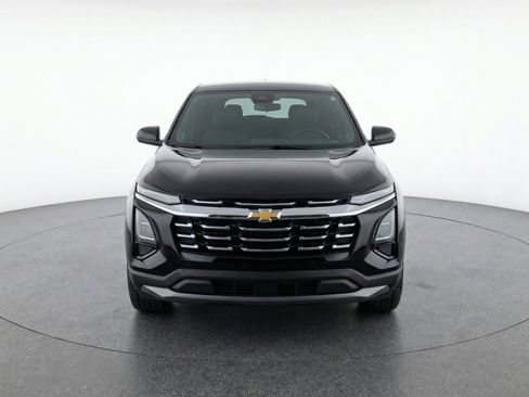 Used 2025 Chevrolet Equinox LT FWD image 2