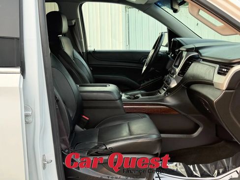 Used 2017 GMC Yukon SLT AWD/4WD image 21