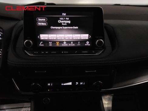 Used 2023 Nissan Rogue SV image 19