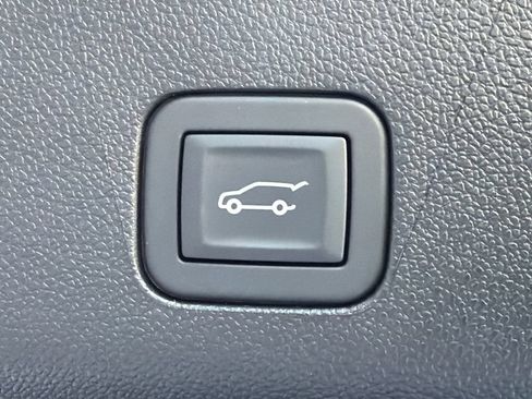Used 2025 Chevrolet Tahoe High Country RWD image 19