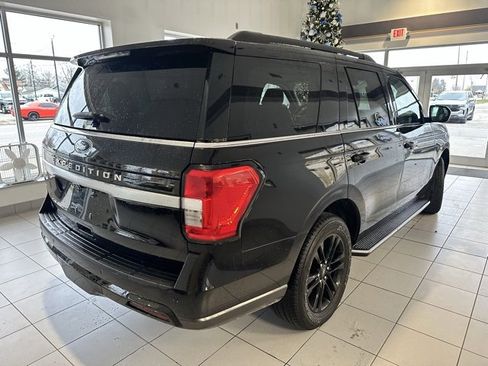 Used 2022 Ford Expedition XLT w/ Equipment Group 202A image 4