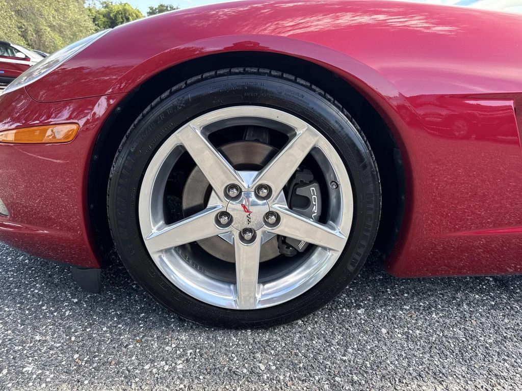 Used 2005 Chevrolet Corvette Coupe w/ Preferred Equipment Group RWD image 10
