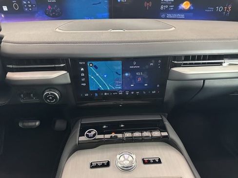 New 2025 Lincoln Navigator L Reserve w/ Jet Appearance Package image 11