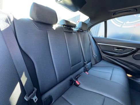 Used 2018 BMW 330i xDrive Sedan AWD/4WD image 19