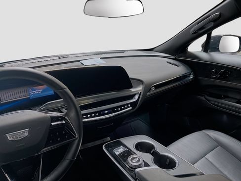 Used 2025 Cadillac Lyriq Sport AWD/4WD image 24