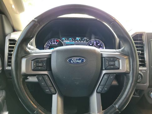 Used 2018 Ford Expedition Platinum RWD image 24