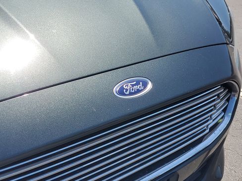 Used 2016 Ford Fusion SE FWD image 3