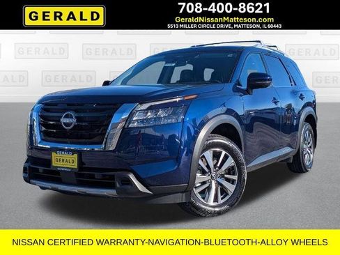 Certified 2025 Nissan Pathfinder SL image 1