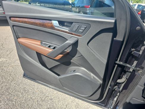 Used 2018 Audi Q5 2.0T Premium Plus AWD/4WD image 24