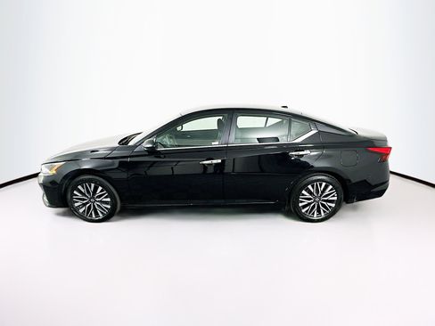 Used 2025 Nissan Altima 2.5 SV image 4