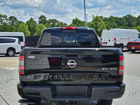 Used 2022 Nissan Frontier SV w/ Graphics Package AWD/4WD image 6
