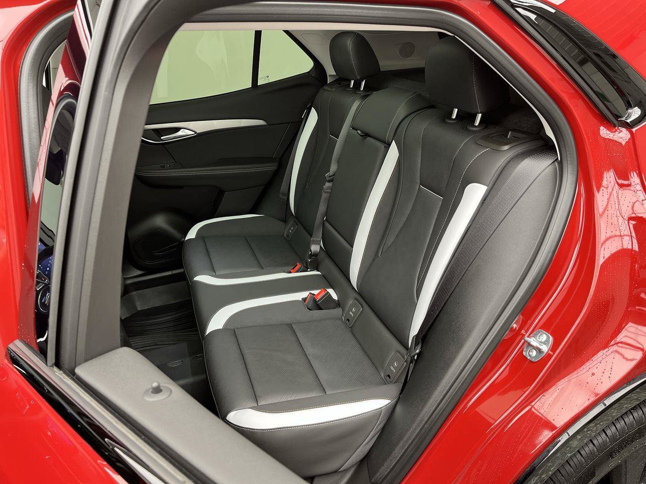 Used 2026 Buick Envision Sport Touring AWD/4WD image 12