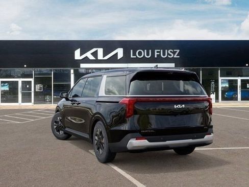 New 2026 Kia Carnival LXS FWD image 4