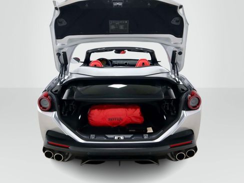 Certified 2019 Ferrari Portofino RWD image 11
